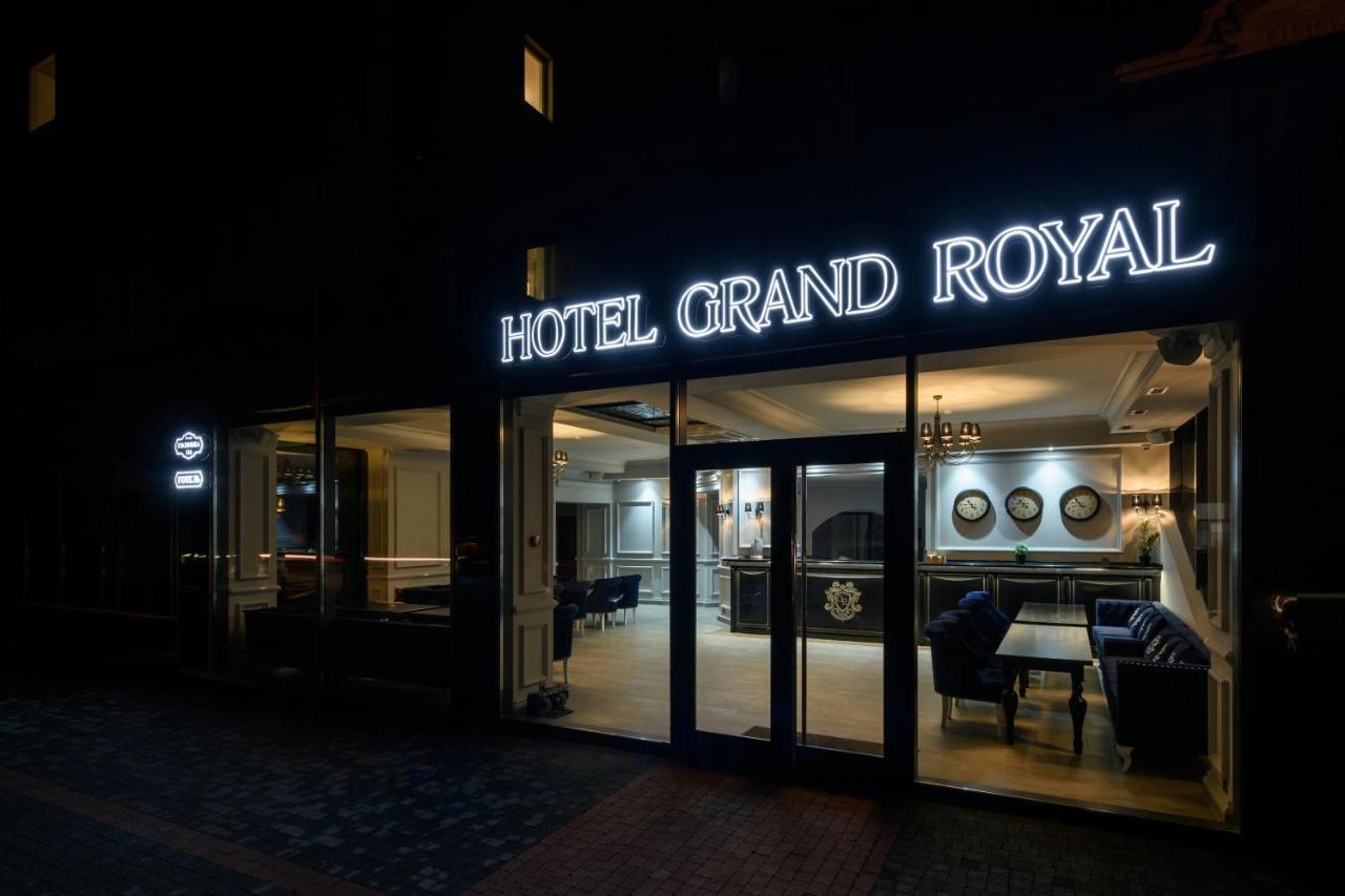 切尔诺夫策 Grand Royal酒店 外观 照片